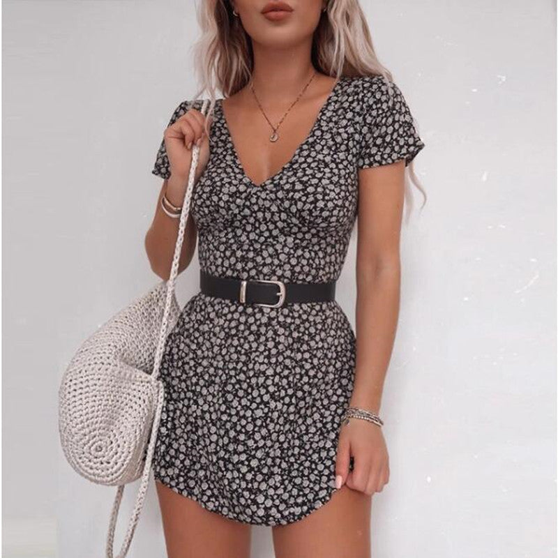 🌸 Floral V-neck dress