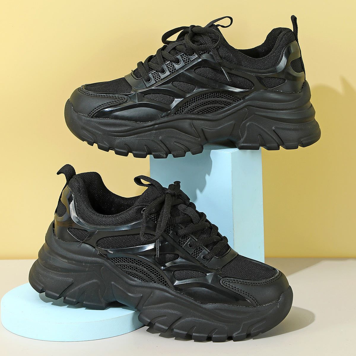 NV1 Comfortable Four Seasons Leisure Sneaker versatile for any occasion.